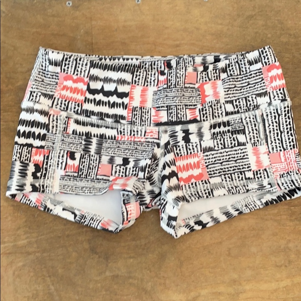 Fleo Shorts